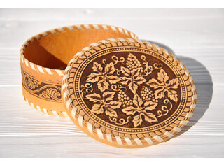 Шкатулка шитая