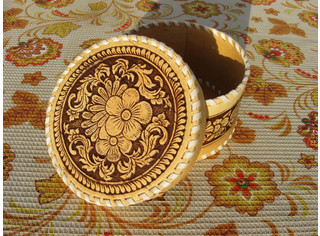 Кликните для увеличения изображения Шкатулка шитая круглая