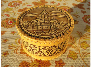 Шкатулка шитая круглая 