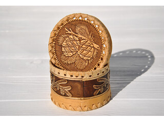 Шкатулка шитая круглая