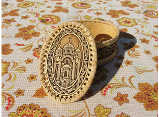 Кликните для увеличения изображения Шкатулка шитая овальная