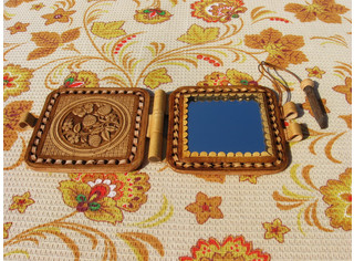 Зеркальце с палочкой 