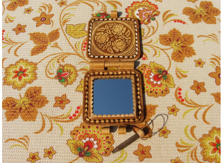 Зеркальце с палочкой 