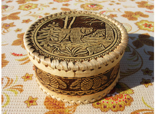 Шкатулка шитая круглая