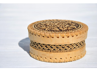 Шкатулка шитая