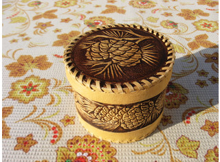 Шкатулка шитая круглая 