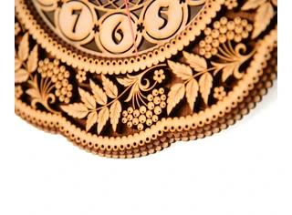 Часы резные 