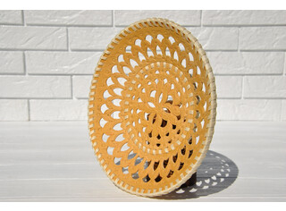 Тарелка резная