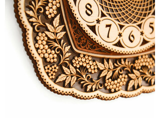 Часы резные квадратные 