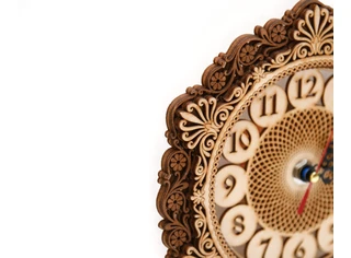 Часы резные 