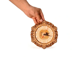 Часы резные 