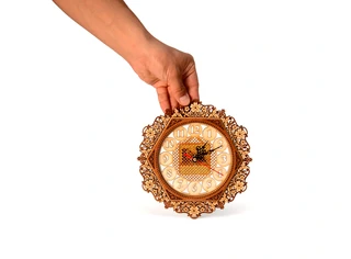 Часы резные 