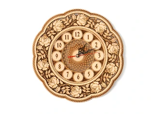 Часы резные 