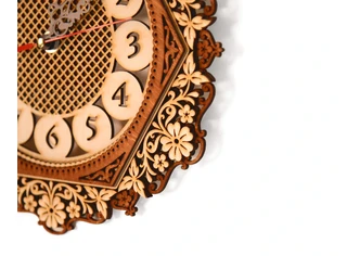 Часы резные 
