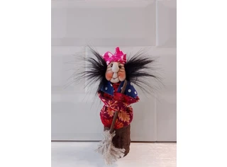 Баба Яга в ступе на подвесе Арт.103819