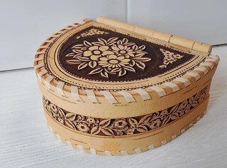 Шкатулка на шарнире 
