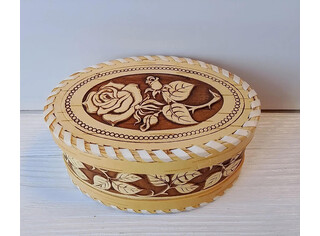 Шкатулка шитая овальная 