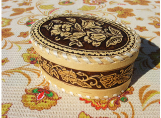 Шкатулка шитая